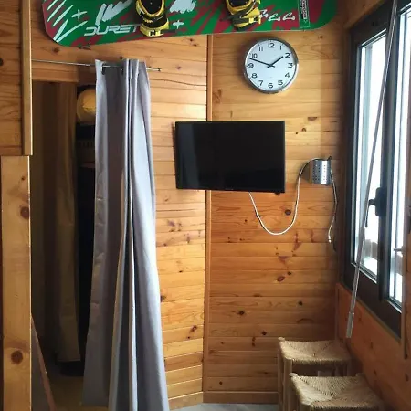 Apartment Pour 4 Personnes Avec Ascenseur, Parking Gratuit Et Acces Direct Aux Pistes *